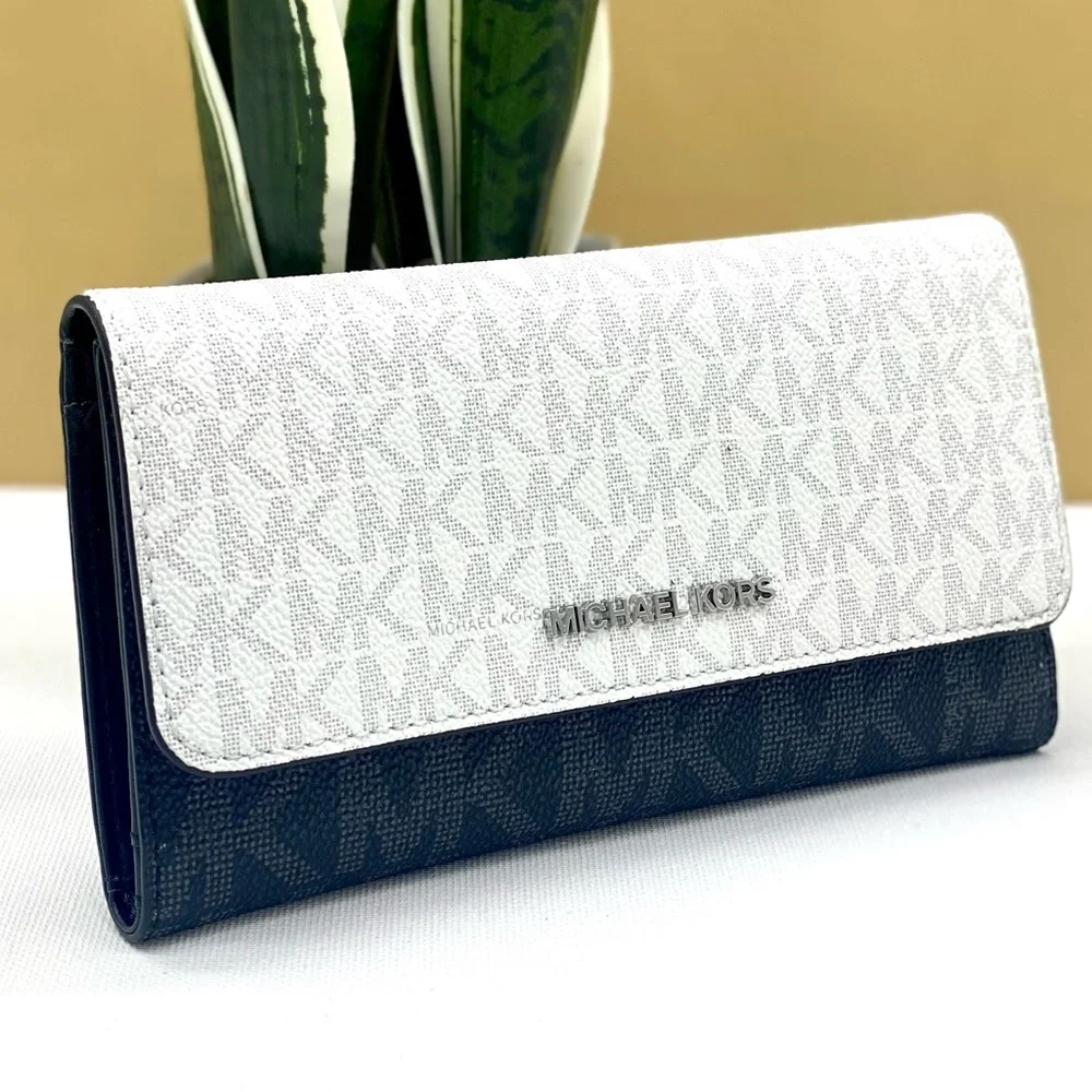 Michael Kors Jet Set Large Signature Logo TriFold Wallet
